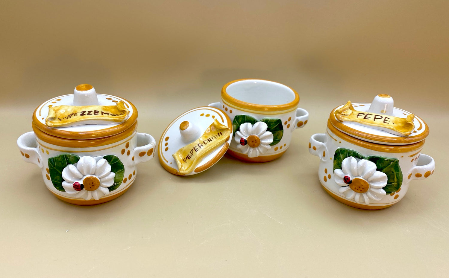 Barattolino porta spezie in ceramica di Vietri Linea Margherite