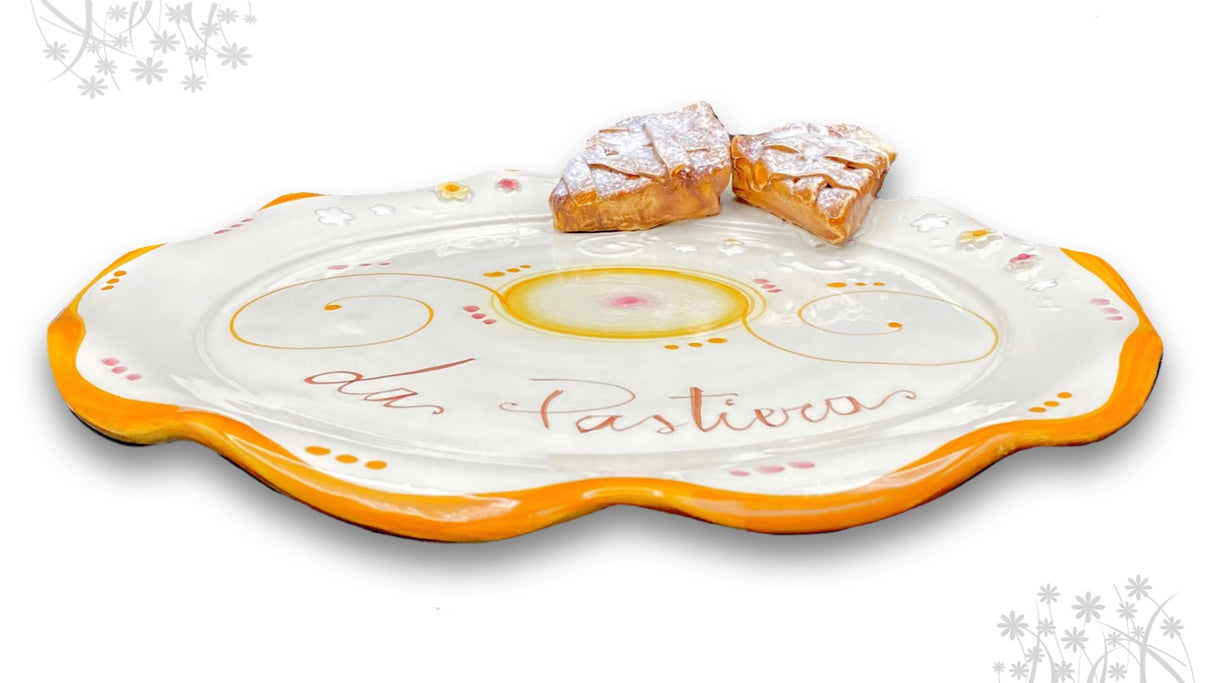 Piatto smerlato Pasqua per pastiera in ceramica di Vietri